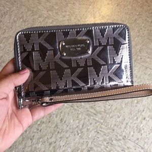 Michael kors phone Wristlet wallet